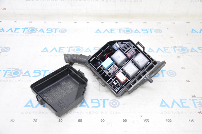 Fuse box underhood right Toyota Camry v50 12-14 usa