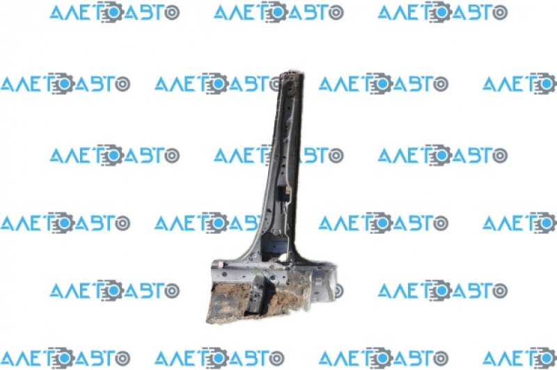 The central right body pillar of Toyota Prius V 12-17 is sawn off