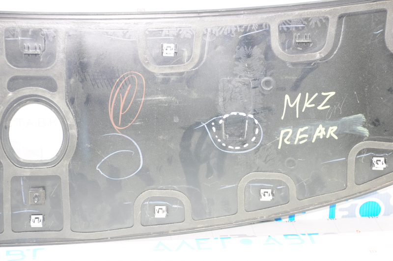 Upper trunk lid trim Lincoln MKZ 13-20 black gloss, broken crepe, scratches