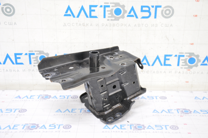 Upper front bumper reinforcement fang left Lexus UX200 UX250h 19-