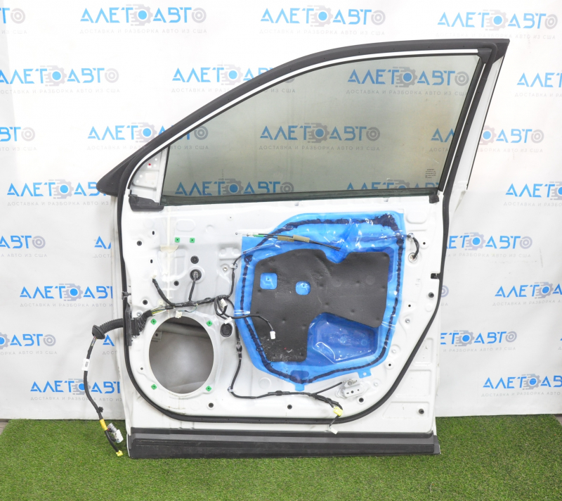 Door assembly front right Toyota Highlander 14-19 white 070, keyless, without molding