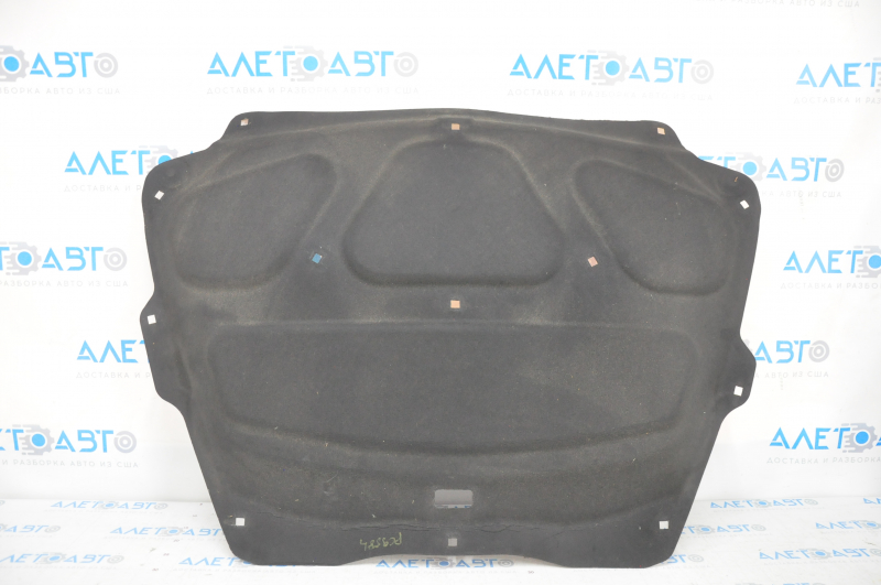 Insulating the hood of a Porsche Cayenne 958 11-15