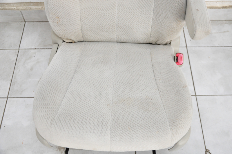 Passenger seat Toyota Sienna 11-14 without airbag, mechanical, velour, beige, for dry cleaning