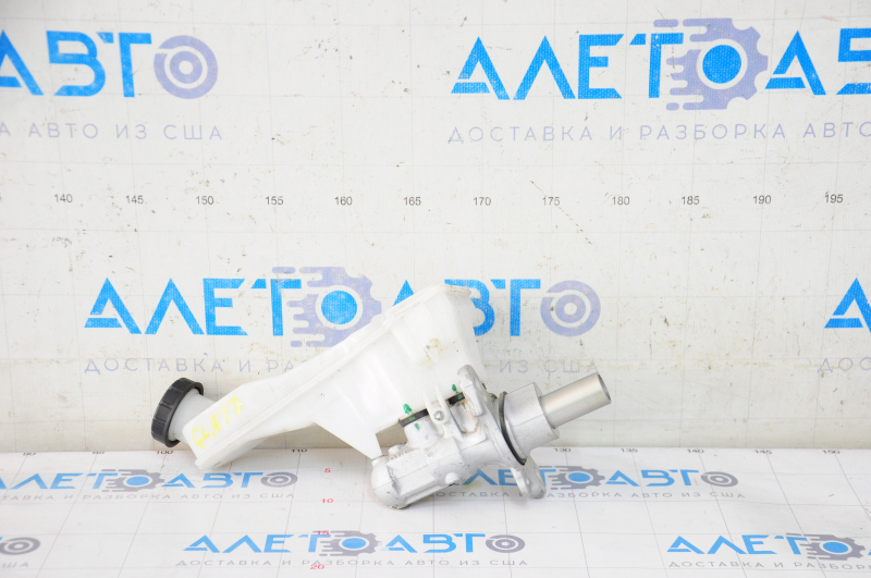 Master brake cylinder with reservoir Mercedes GLA 14-20 with cover