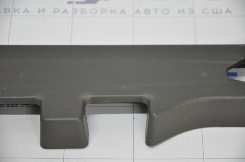 Seat runner trim 2nd row left inner Toyota Sienna 11-20 brown, scratches, plastic turned white