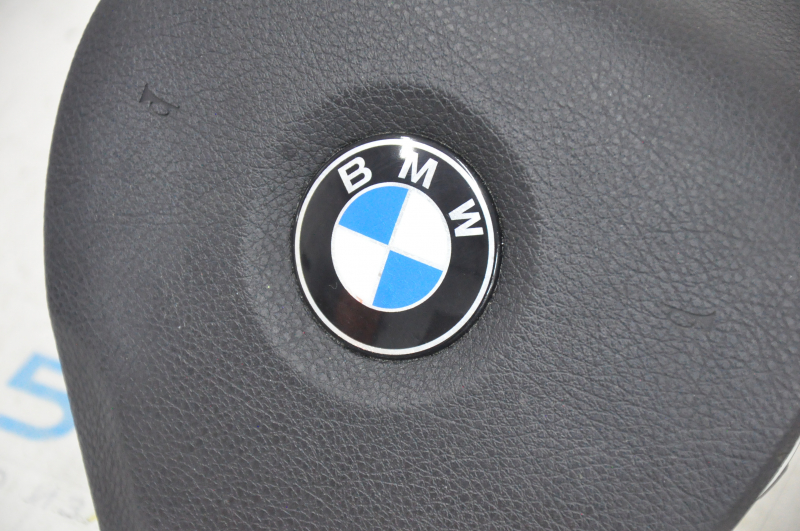 Airbag in steering wheel driver BMW 3 F30 12-18 micro-cracks on emblem