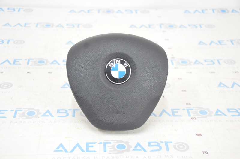 Airbag in steering wheel driver BMW 3 F30 12-18 micro-cracks on emblem