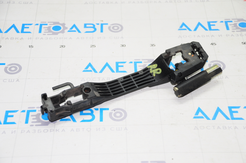 The rear right door handle mechanism of the Lexus RX300 RX330 RX350 RX400h 04-07 without traction