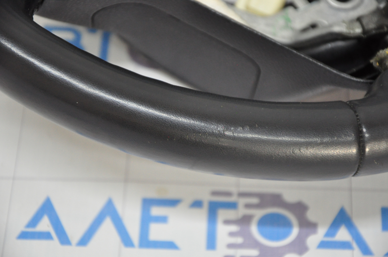 Naked steering wheel Toyota Highlander 14-19 leather, heated, black, scratches, worn
