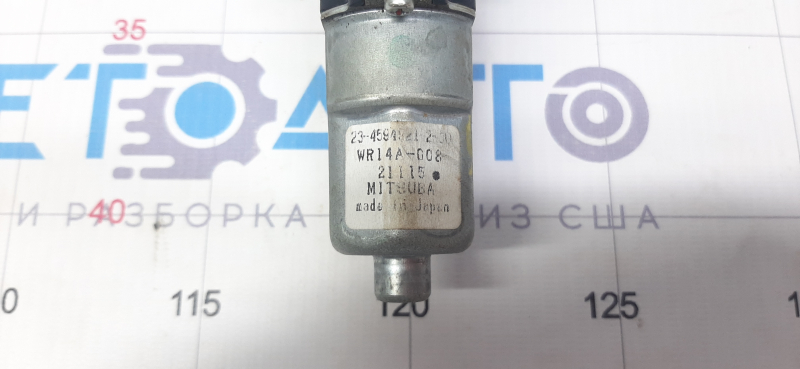 Motor for adjusting the lower cushion of the driver's seat Infiniti JX35 QX60 13- rear