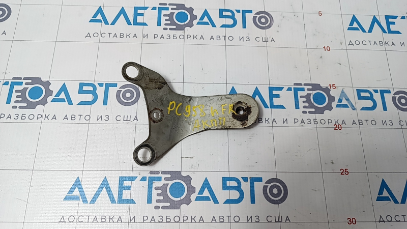 Bracket for the right intake pipe Porsche Cayenne 958 11-17 Hybrid