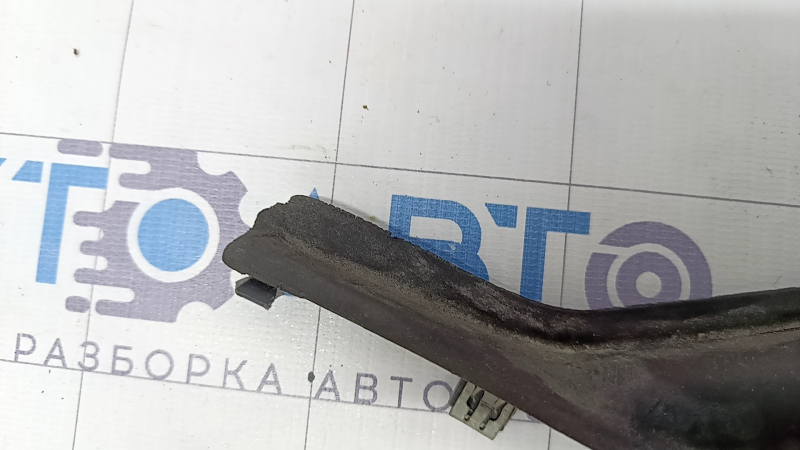 Right wiper grille seal Jeep Cherokee KL 19 - rubber dried out