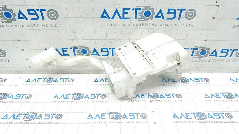 VW Jetta 11-18 USA washer reservoir with neck, without sensor, filter and cover