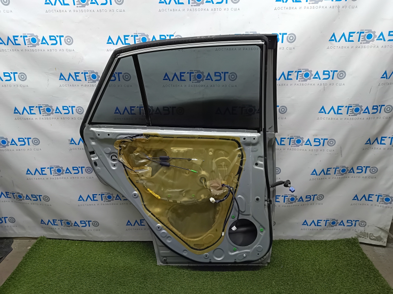Door assembly rear left Lexus RX400h 04-09 hybrid, gold 6T1, putty, dented, film peeled off on molding