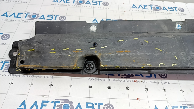 Front right underbody protection Toyota Venza 21 - dented, scuffed, tears