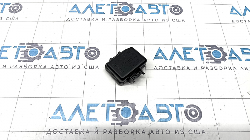 Toyota Venza 21 Trunk Fuse Box Upper Cover - Small