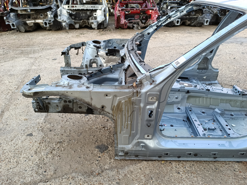 Front left quarter BMW 3 F30 12-15 on the body, blue