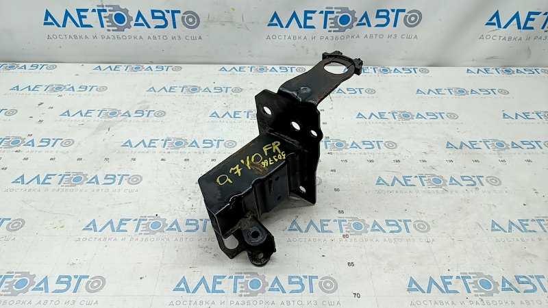 Front bumper reinforcement fang right Audi Q7 4L 10-15 rust