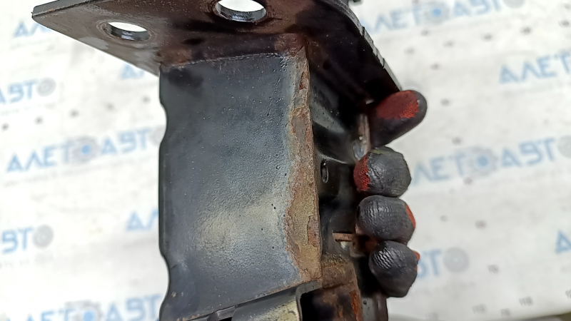 Front bumper reinforcement fang right Audi Q7 4L 10-15 rust
