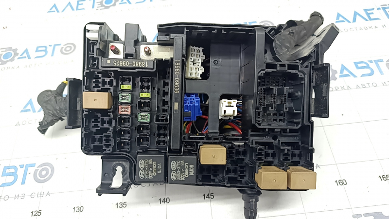 Underhood fuse box Hyundai Kona 18-23
