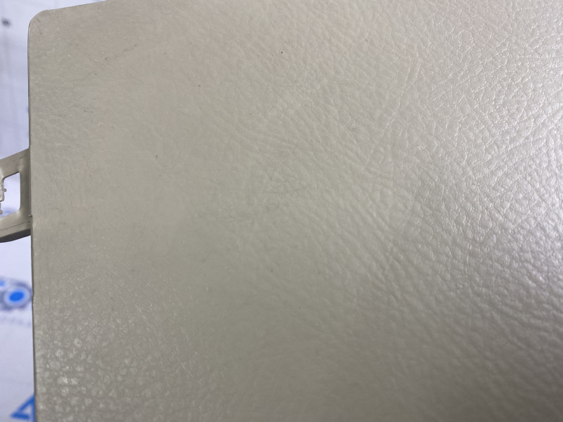 Lower shaft Lexus RX300 RX330 RX350 RX400h 04-09 beige, tears, scratches, broken fastening