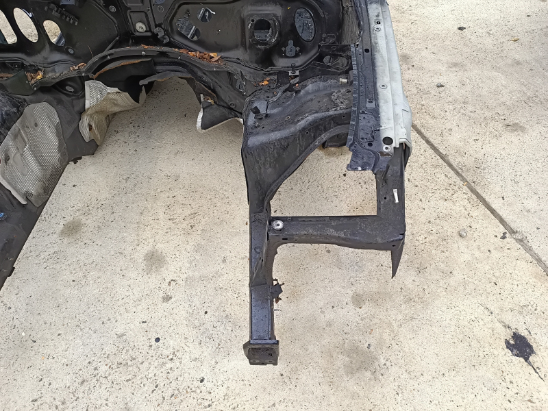 Front left quarter Audi Q7 4L 10-15 on the body, black