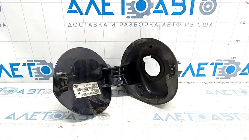 Fuel filler flap with housing VW CC 08-17 tears