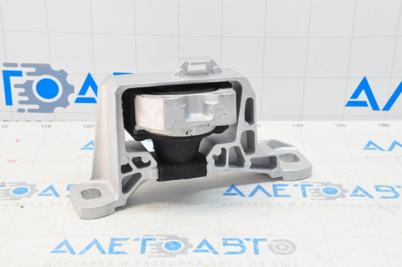 Engine mount right Ford Focus mk3 11-18 2.0 GSP