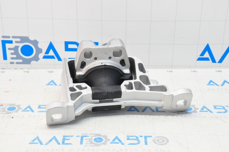 Engine mount right Ford Focus mk3 11-18 2.0 GSP