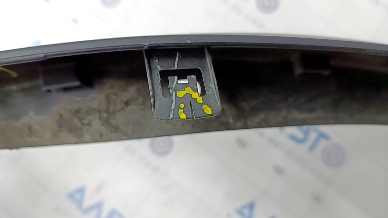 Front left fender arch trim Infiniti QX50 19- scratches, cracked mount