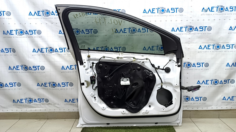 Door assembly front left Chevrolet Volt 16- keyless, white GAZ, scratches on the handle