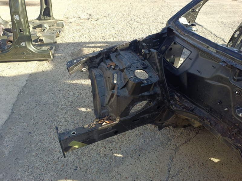 Front right quarter Audi Q5 80A 18-24 on the body, black