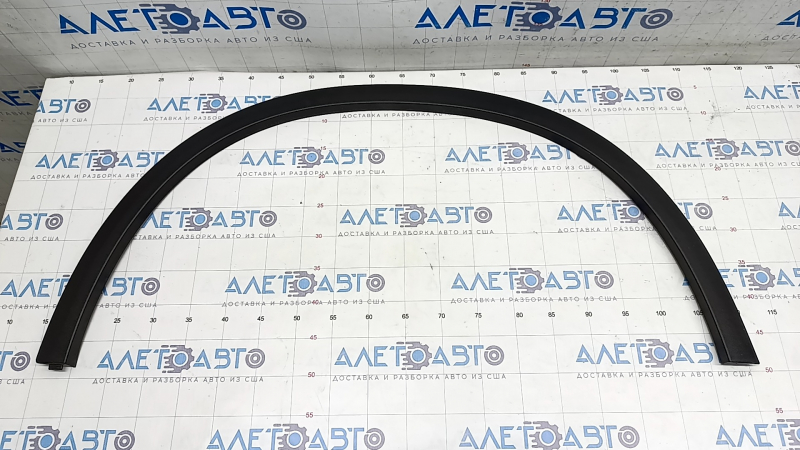 Front right wing arch trim Mercedes GLC 300/350e/43 16-22, broken fasteners, scratches