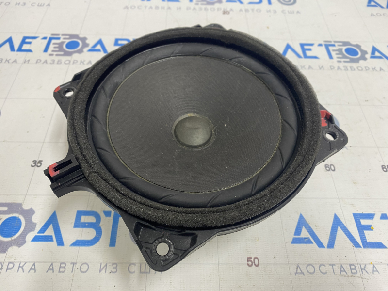 Speaker rear left Hyundai Santa FE Sport 13-18 dented