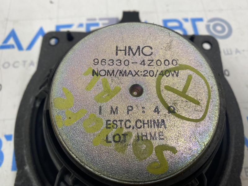 Speaker rear left Hyundai Santa FE Sport 13-18 dented
