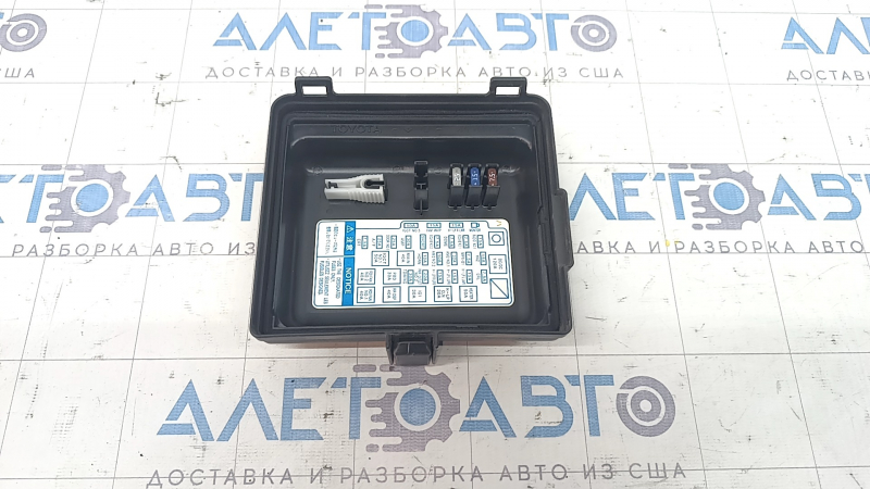 Large underhood fuse box cover for Lexus RX400h 06-08