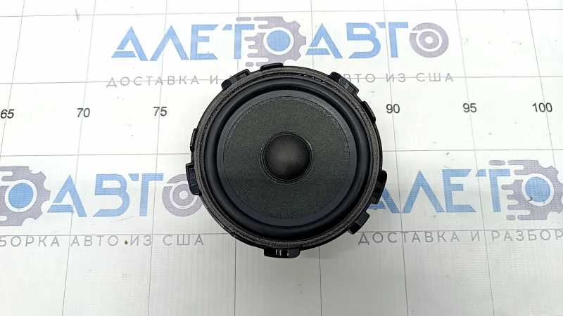 Mercedes GLC 16-22 torpedo speaker driver's knees
