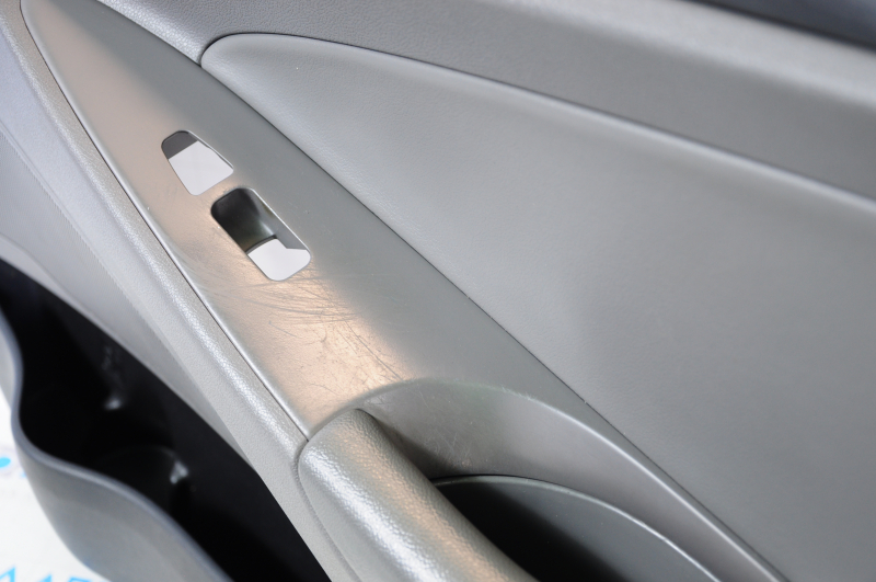 Door trim card front right Hyundai Sonata 11-15 dark gray, with gray insert leather, armrest leather, black molding structure, scratches