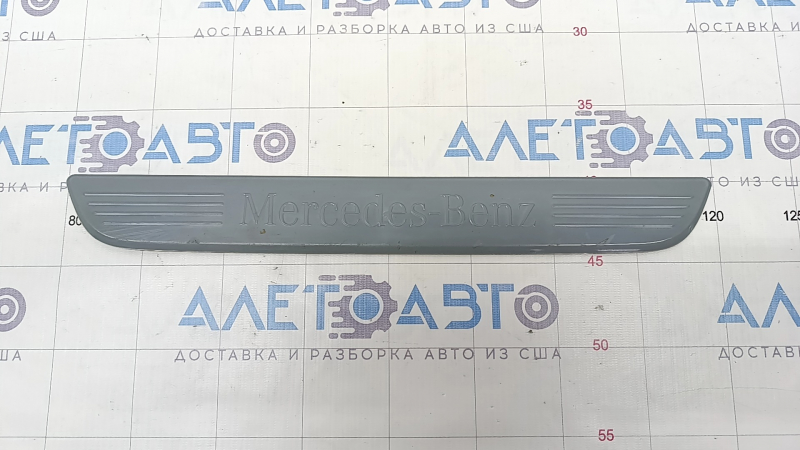 Front right outer threshold trim Mercedes GLC 16-22 broken fasteners, scratches, no chrome trim