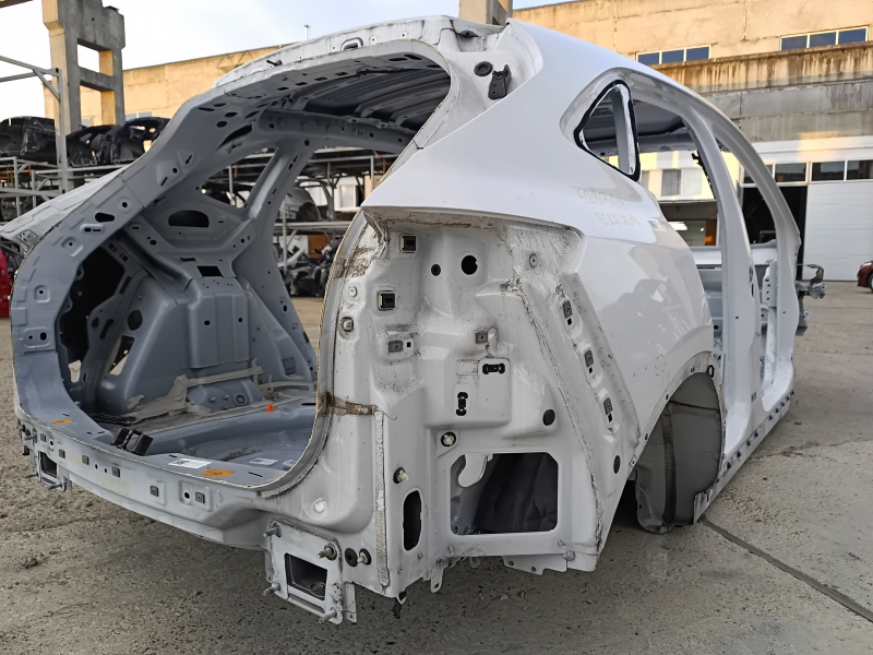 Quarter wing rear right Ford Escape MK4 20- on the body, white, pokes