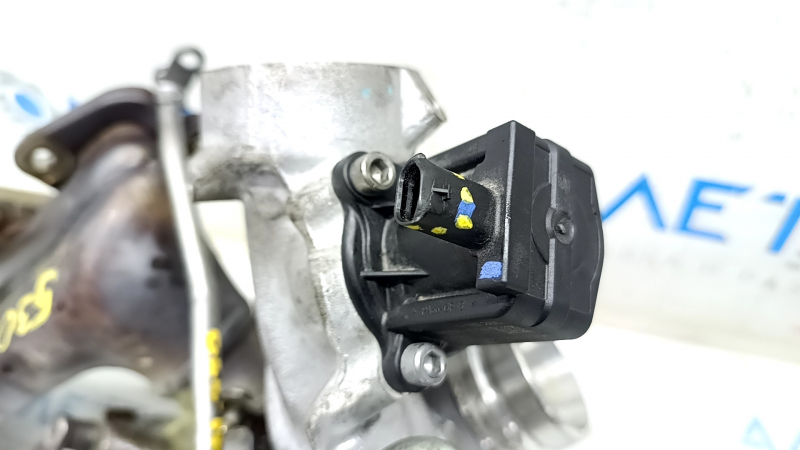 Turbocharger complete with manifold Mercedes GLC 300 16-19 93k with cooling pipes, chip is dented