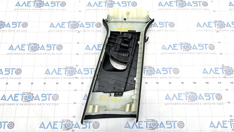 Center pillar trim belt left Porsche Macan 15- black fabric, scratches