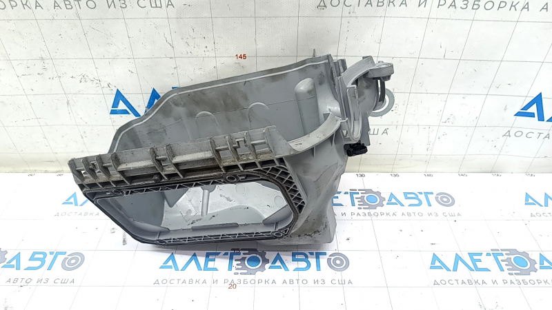 Underhood fuse box housing Porsche Macan 15-