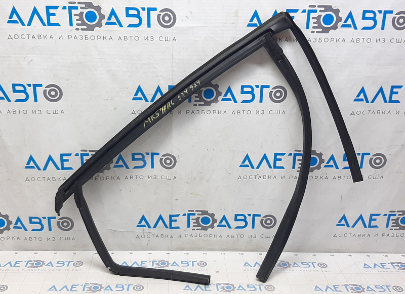 Upper rear left door molding Ford Fusion mk5 13-20 chrome with glass seal, minor scratches, for polishing