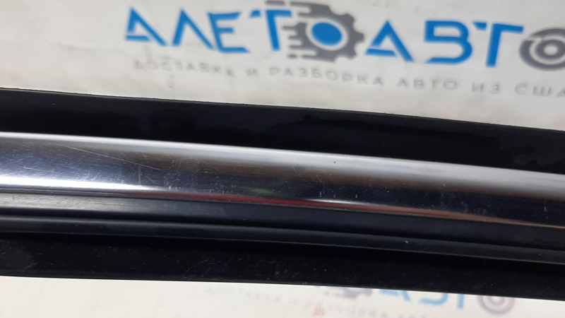Upper rear left door molding Ford Fusion mk5 13-20 chrome with glass seal, minor scratches, for polishing