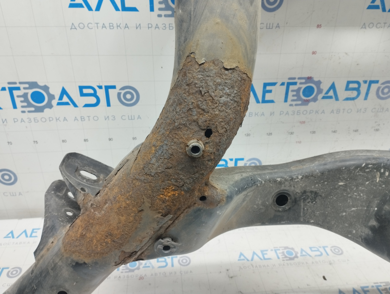 Rear subframe Audi Q5 8R 09-17 AWD rusty, cracked S/B gearbox