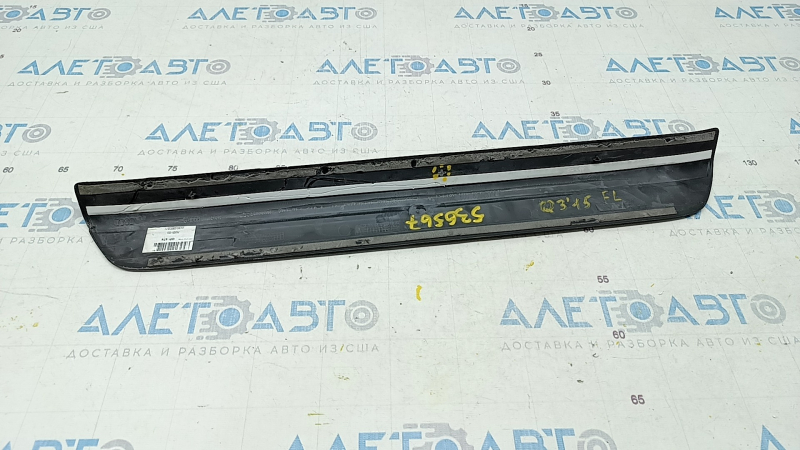 Door sill trim outer front left Audi Q3 8U 15-18 black, scratches, broken guide