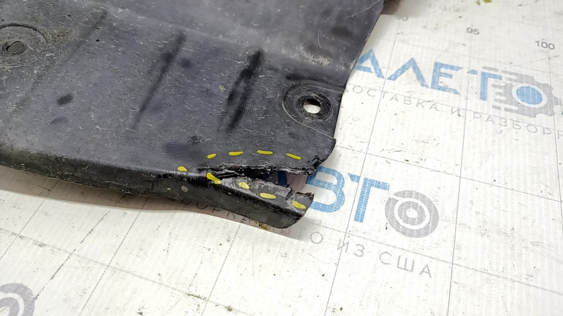 Front right fender liner Honda Civic X FC 19-21 tear, crack