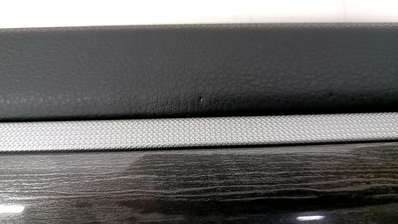 Door trim card rear right VW Passat b8 16-19 USA black with black insert leather, armrest leather, with dark gray overlay under the tree, break of fastening, butts