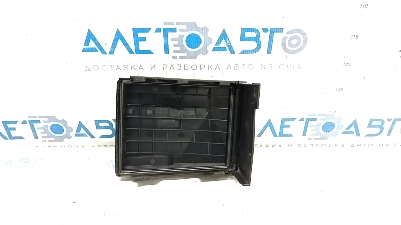 Cover of the fuse box under the hood Audi Q3 8U 15-18